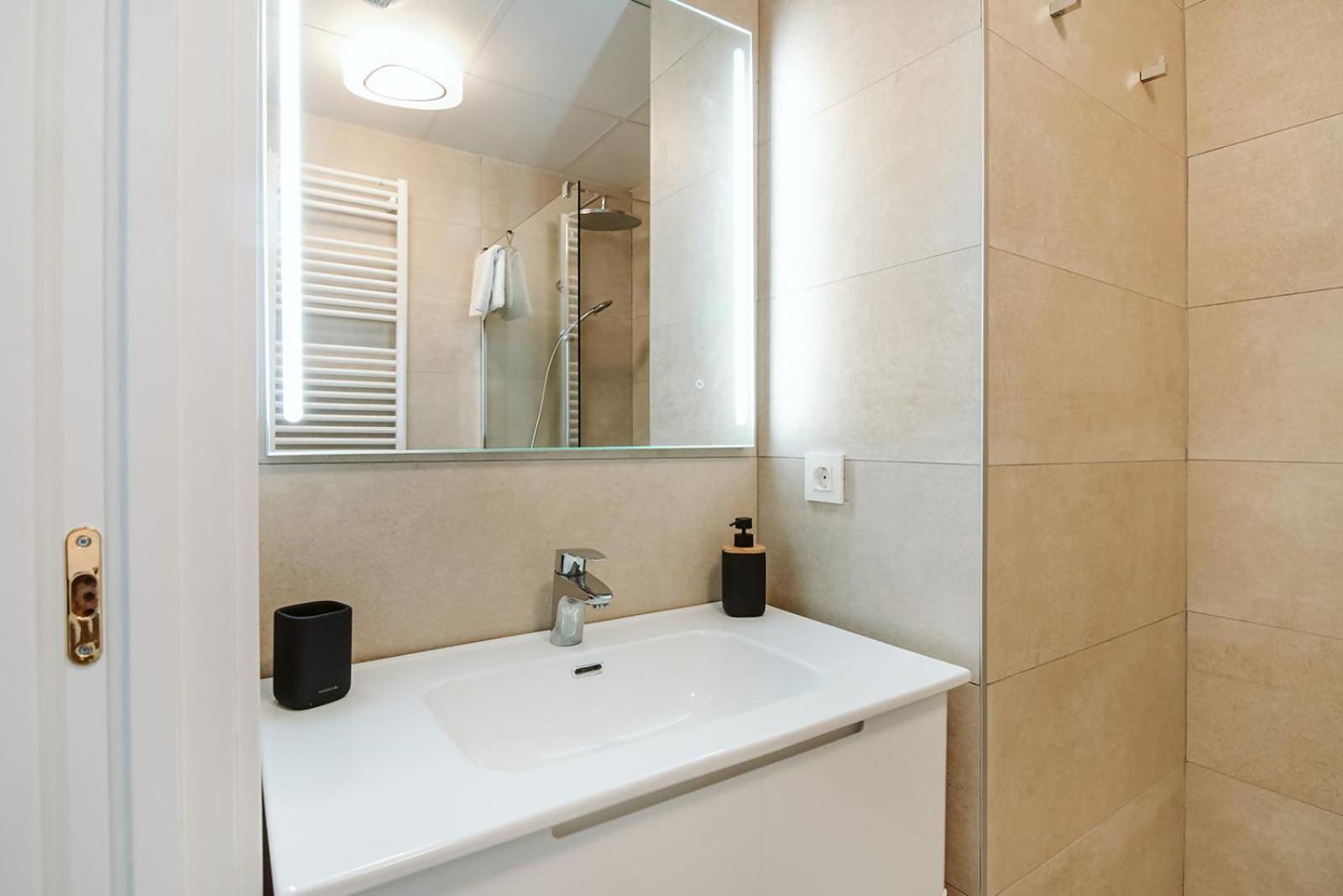 Casa Rosana - Apartamento De Diseno Con Terraza Sallent De Gallego Exterior photo