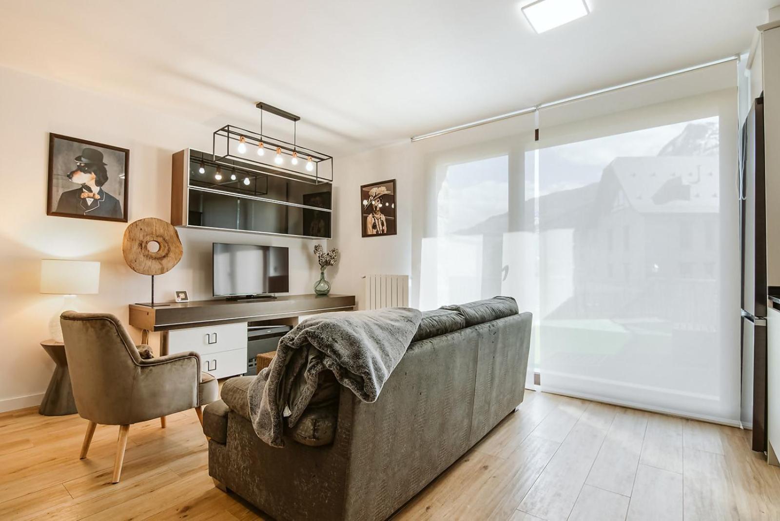 Casa Rosana - Apartamento De Diseno Con Terraza Sallent De Gallego Exterior photo