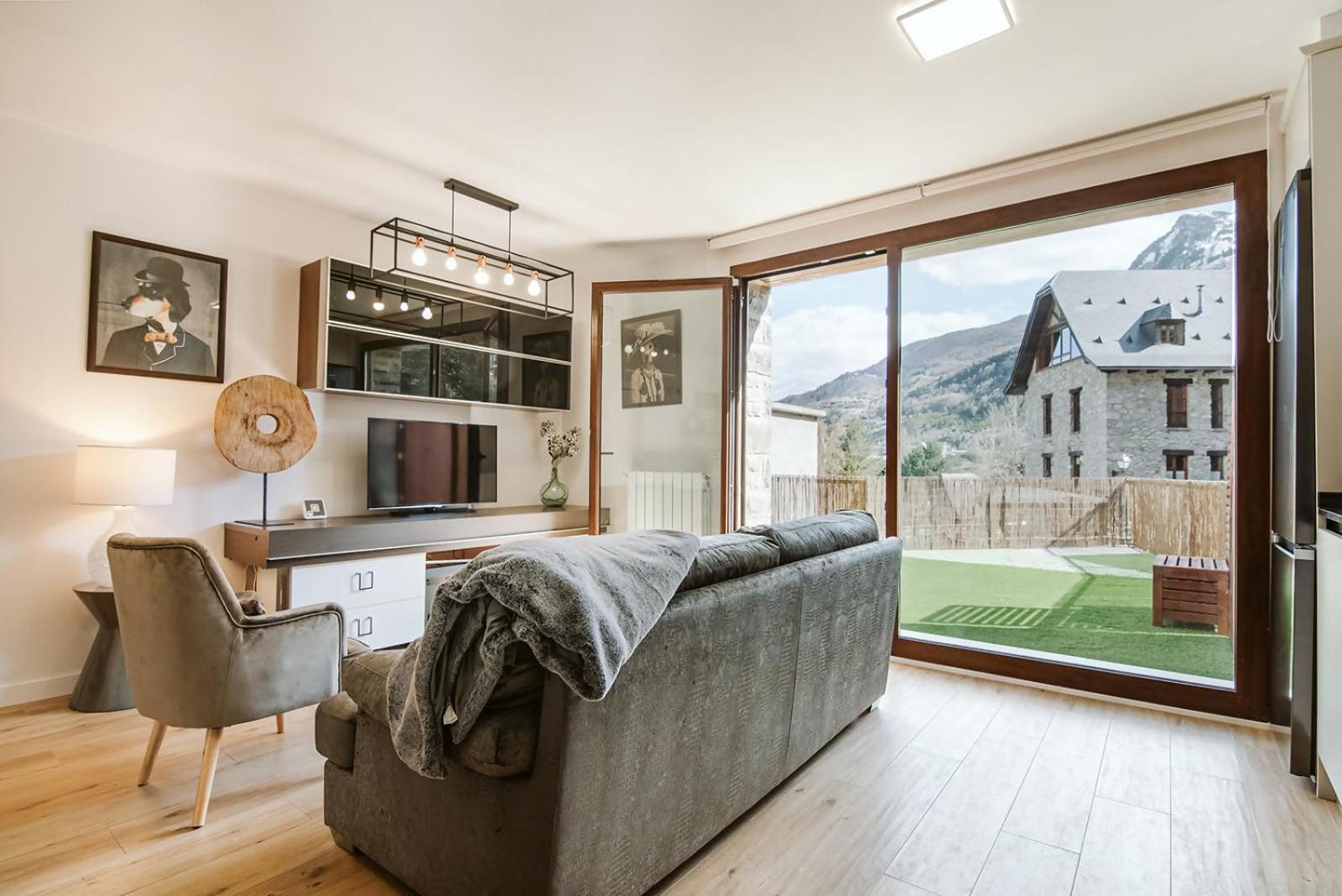 Casa Rosana - Apartamento De Diseno Con Terraza Sallent De Gallego Exterior photo